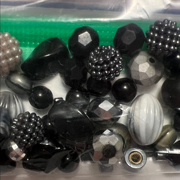 Large Assorted Bead Bundle - Picture 7 of 11